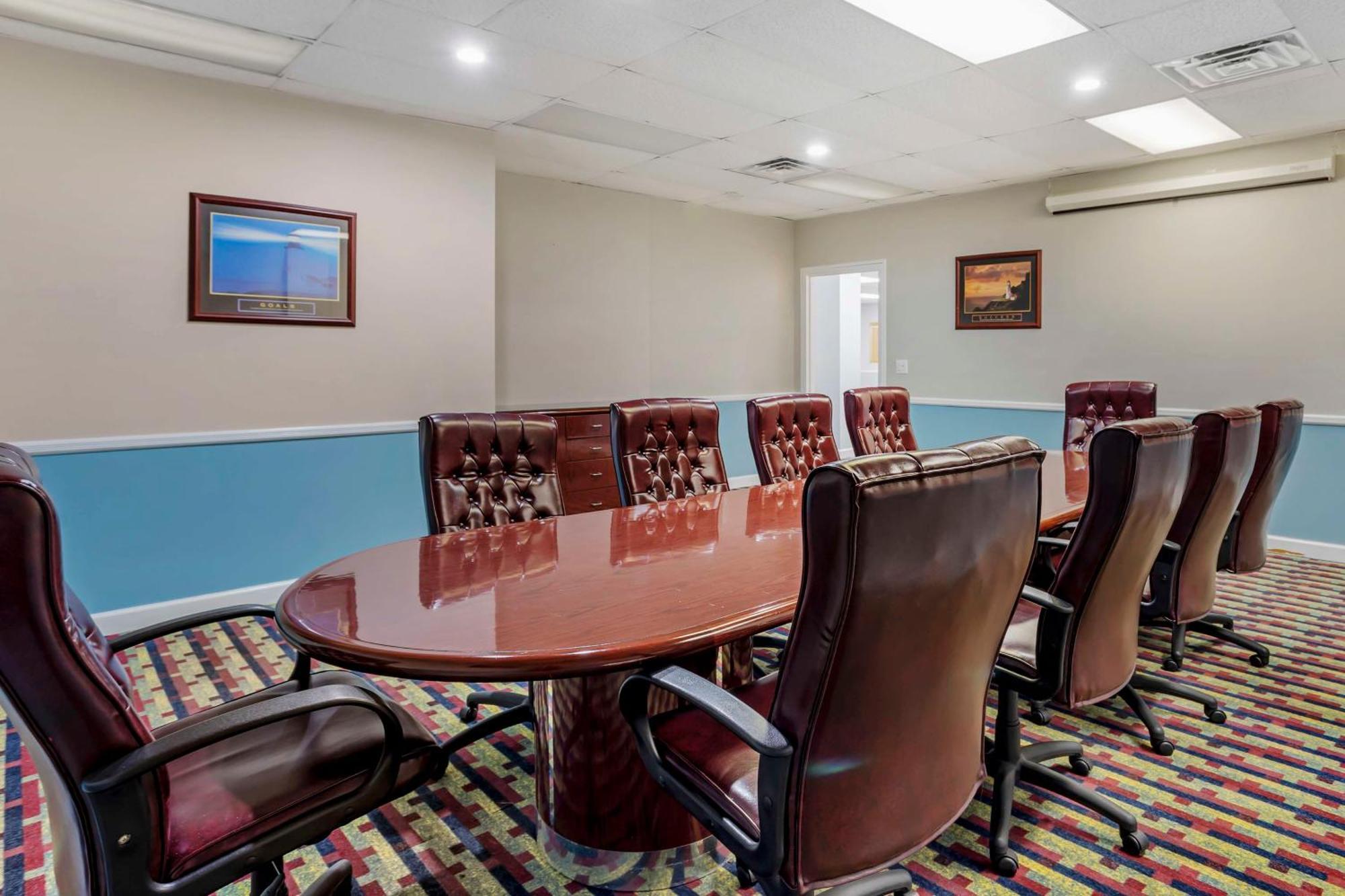 Best Western Rutgers University Hotel East Brunswick Exterior photo